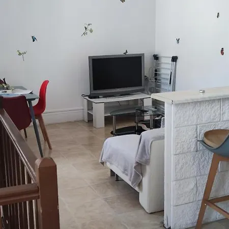 Apartment Duplex F2 Confort Proche Centre Avec Parking Gratuit *