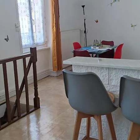 Duplex F2 Confort Proche Centre Avec Parking Gratuit Διαμέρισμα Montluçon