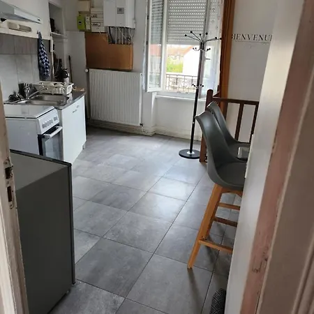 Duplex F2 Confort Proche Centre Avec Parking Gratuit Apartament Montluçon